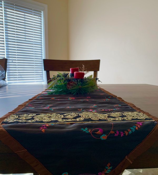 Revive – Embroidered Table Runner in Silk with Tassels